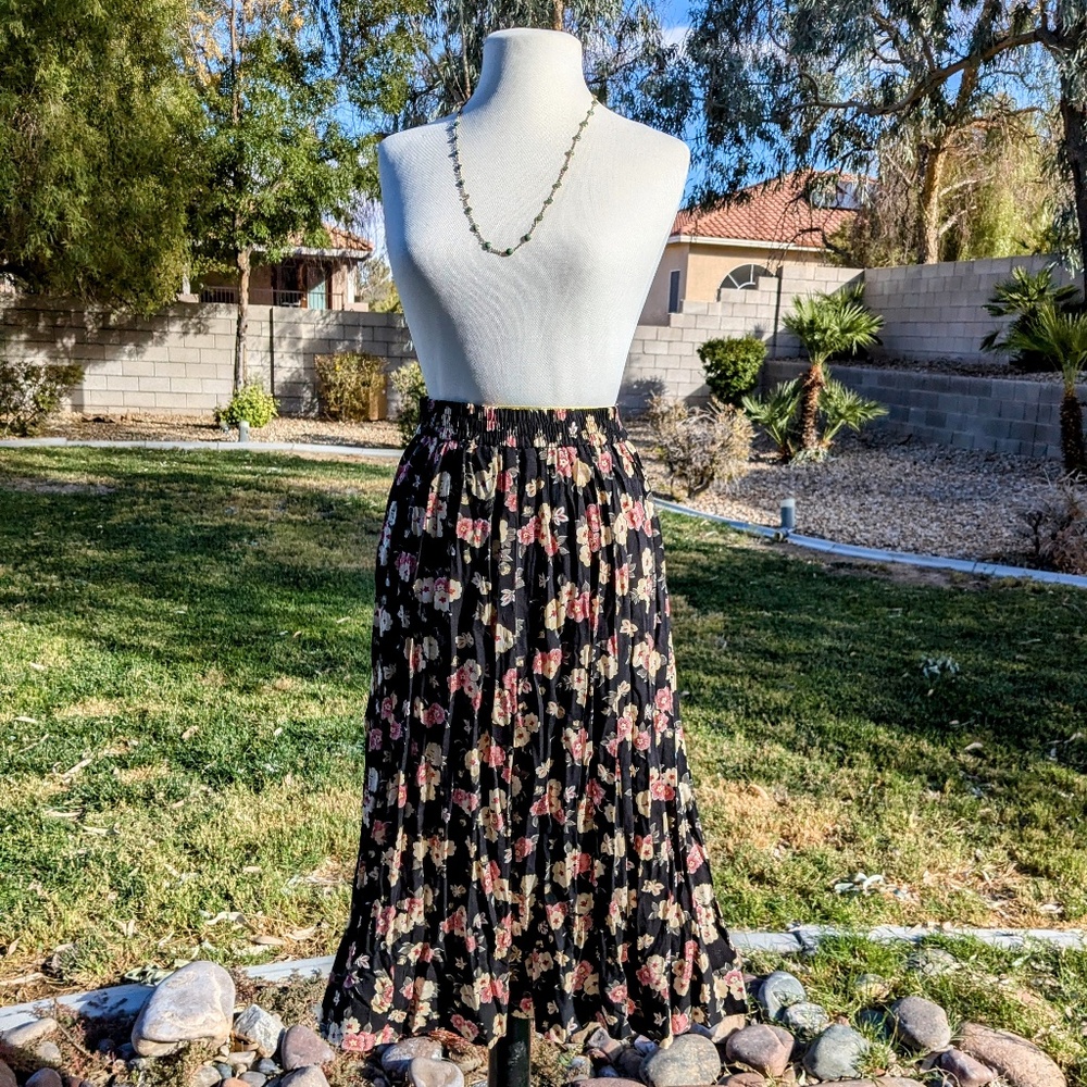 Sag Harbor Black Floral Print Button Down Maxi Skirt Small Elastic Waist EUC
